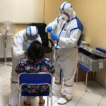 02.07.2020. Kielce. Pobieranie wymazów od pracowników hospicjum / Marcin Kowal / 10. Świętokrzyska Brygada Obrony Terytorialnej