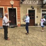 03.07.2020 Sandomierz. Piotr Wawrzyk - wiceminister spraw zagranicznych z wizytą na starówce. / Grażyna Szlęzak-Wójcik / Radio Kielce