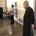 04.07.2020. Sandomierz. Otwarcie wystawy z okazji 450. rocznicy podpisania Zgody Sandomierskiej. Na zdjęciu (po prawej): Krzysztof Nikiewicz - biskup diecezji sandomierskiej / Grażyna Szlęzak-Wójcik / Radio Kielce