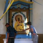 Wiązownica Mała, gmina Staszów. Prace przy kapliczce / Jacek Piwowarski