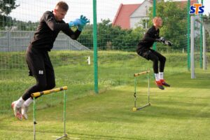 07.07.2020 Kielce. Trening piłkarzy Korona Kielce. Na zdjęciu bramkarze Korony od lewej: Marek Kozioł i Adrian Sandach / korona-kielce.pl