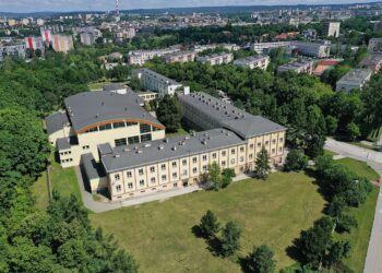 23.06.2020. Kielce. VI Liceum Ogólnokształcące im. Juliusza Słowackiego / Jarosław Kubalski / Radio Kielce