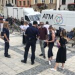 21.07.2020 Sandomierz. Plan filmu „Ojciec Mateusz” / Grażyna Szlęzak-Wójcik / Radio Kielce