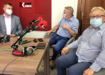 23.07.2020. Sandomierz. Punkty Widzenia. Na zdjęciu (od lewej): Marcin Marzec - burmistrz Sandomierza, Andrzej Bolewski - prezes Spółdzielni Budownictwa Mieszkaniowego „Sandomierz”, Krzysztof Szatan - przewodniczący klubu radnych PiS w radzie miasta / Grażyna-Szlęzak-Wójcik / Radio Kielce