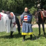 28.07.2020. Sandomierz. Plan zdjęciowy reportażu o Henryku Sandomierskim i Templariuszach. Na zdjęciu: Maciej Bury - odtwórca roli Henryka Sandomierskiego / Grażyna Szlęzak-Wójcik / Radio Kielce