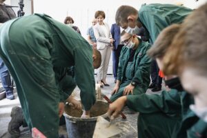 03.07.2020 Starachowice. Minister Marlena Maląg - szefowa resortu rodziny, pracy i polityki społecznej odwiedza Ośrodek Szkolenia i Wychowania Ochotniczych Hufców Pracy w Starachowicach. W środku: minister Marlena Maląg. / Jarosław Kubalski / Radio Kielce