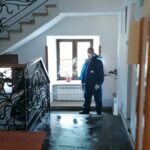 28.07.2020. Sandomierz. Dezynfekcja urzędu miasta / UM Sandomierz