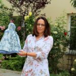 08.07.2020. Kielce. Muzeum Zabawek i Zabawy. Wystawa „Stroje historyczne w miniaturze”. Na zdjęciu: Wioletta Bara - autorka ubiorów / Faustyna Terelak / Radio Kielce