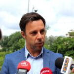 17.07.2020. Kielce. Ścieżka edukacyjna na Kadzielni. Na zdjęciu: Michał Poros – kierownik centrum geoedukacji / Faustyna Terelak / Radio Kielce