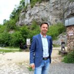 17.07.2020. Kielce. Ścieżka edukacyjna na Kadzielni. Na zdjęciu: Michał Poros – kierownik centrum geoedukacji / Faustyna Terelak / Radio Kielce