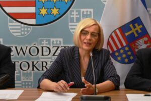 23.07.2020. Kielce. Przekazanie środków na termomodernizację budynków użyteczności publicznej. Na zdjęciu: Renata Janik - wicemarszałek województwa świętokrzyskiego / Magdalena Blicharska / Radio Kielce