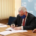 23.07.2020. Kielce. Przekazanie środków na termomodernizację budynków użyteczności publicznej. Na zdjęciu: Andrzej Bętkowski - marszałek województwa świętokrzyskiego / Magdalena Blicharska / Radio Kielce