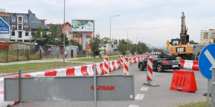 27.07.2020. Kielce. Utrudnienia na ul. Warszawskiej / Magdalena Blicharska / Radio Kielce