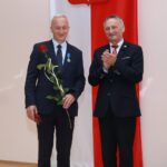 31.07.2020. Kielce. Wręczenie państwowych odznaczeń. Na zdjęciu (od lewej): Jacek Andrzej Kuzia i Zbigniew Koniusz - wojewoda świętokrzyski / Magdalena Blicharska / Radio Kielce