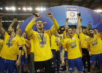 25.05.2019 Kielce. PGNiG Superliga. PGE Vive Kielce zostało po raz 16 mistrzem Polski. Piłkarze i kibice cieszą się ze zwycięstwa / Jarosław Kubalski / Radio Kielce