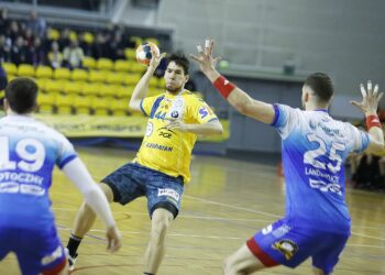 22.02.2020 Kielce. Mecz PGE Vive Kielce - MMTS Kwidzyn. Daniel Dujszebajew / Jarosław Kubalski / Radio Kielce