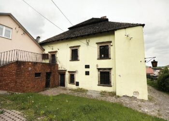 15.05.2020 Chęciny. Dawna synagoga / Jarosław Kubalski / Radio Kielce