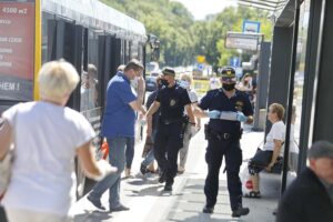 01.07.2020 Kielce. Koronawirus. MPK. Straż miejska sprawdza czy ludzie noszą maseczki / Jarosław Kubalski / Radio Kielce