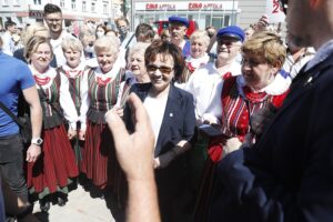 01.07.2020 Kielce. Marszałek Sejmu Elżbieta Witek spotkała się z kielczanami / Jarosław Kubalski / Radio Kielce