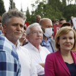 09.07.2020 Jędrzejów. Wizyta premiera Mateusza Morawieckiego. Na zdjęciu (od lewej): senator Krzysztof Słoń, poseł Krzysztof Lipiec i wiceminister sportu Anna Krupka / Jarosław Kubalski / Radio Kielce