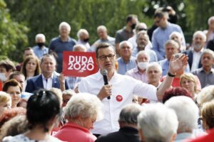 09.07.2020 Jędrzejów. Wizyta premiera Mateusza Morawieckiego. Na zdjęciu (w środku): premier Mateusz Morawiecki / Jarosław Kubalski / Radio Kielce