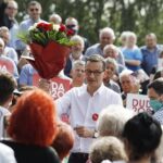 09.07.2020 Jędrzejów. Wizyta premiera Mateusza Morawieckiego. Na zdjęciu (w środku): premier Mateusz Morawiecki / Jarosław Kubalski / Radio Kielce