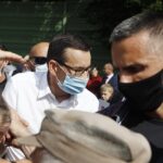 09.07.2020 Jędrzejów. Wizyta premiera Mateusza Morawieckiego. Na zdjęciu (w środku): premier Mateusz Morawiecki / Jarosław Kubalski / Radio Kielce