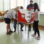 12.07.2020 Kielce. Wybory prezydenckie. Komisja obwodowa nr 6 / Jarosław Kubalski / Radio Kielce