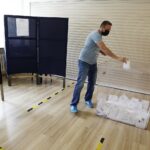 12.07.2020 Kielce. Wybory prezydenckie. Komisja obwodowa nr 48 / Jarosław Kubalski / Radio Kielce