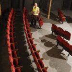 13.07.2020 Kielce. Teatr im. Stefana Żeromskiego. Demontaż widowni przed remontem / Jarosław Kubalski / Radio Kielce