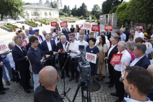 10.07.2020 Kielce. Podsumowanie przez Prawo i Sprawiedliwość kampanii wyborczej Andrzeja Dudy / Jarosław Kubalski / Radio Kielce