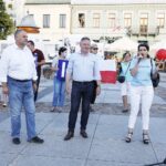 10.07.2020 Kielce. Platforma Obywatelska podsumowała kampanie wyborczą Rafała Trzaskowskiego. Od lewej: poseł Adam Cyrański, poseł Bartłomiej Sienkiewicz i poseł Marzena Okła-Drewnowicz / Jarosław Kubalski / Radio Kielce