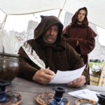 11.07.2020 Chęciny. Zamek. Turyści / Jarosław Kubalski / Radio Kielce