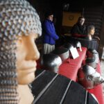 11.07.2020 Chęciny. Zamek. Turyści / Jarosław Kubalski / Radio Kielce