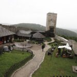 11.07.2020 Chęciny. Zamek. Turyści / Jarosław Kubalski / Radio Kielce