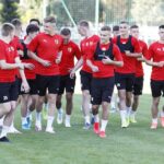 30.07.2020. Kielce. Stadion przy ulicy Szczepaniaka. Trening piłkarzy Korony / Jarosław Kubalski / Radio Kielce