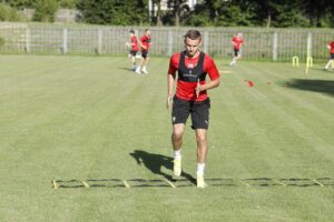 30.07.2020. Kielce. Stadion przy ulicy Szczepaniaka. Trening piłkarzy Korony / Jarosław Kubalski / Radio Kielce