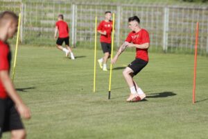 30.07.2020. Kielce. Stadion przy ulicy Szczepaniaka. Trening piłkarzy Korony / Jarosław Kubalski / Radio Kielce