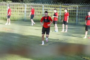 30.07.2020. Kielce. Stadion przy ulicy Szczepaniaka. Trening piłkarzy Korony / Jarosław Kubalski / Radio Kielce