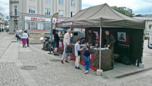 08.07.2020 Kielce. Stoisko wojska na Placu Artystów / Wojskowa Komenda Uzupełnień w Kielcach