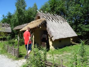 05.07.2020. Kopiec. Otwarcie wioski neolitycznej dla turystów / Emilia Sitarska / Radio Kielce