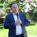 05.07.2020. Kopiec. Otwarcie wioski neolitycznej dla turystów. Na zdjęciu poseł Marek Kwitek / Emilia Sitarska / Radio Kielce