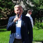 05.07.2020. Kopiec. Otwarcie wioski neolitycznej dla turystów. Na zdjęciu senator Jarosław Rusiecki / Emilia Sitarska / Radio Kielce