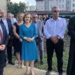 10.07.2020. Staszów. Otwarcie Parku im. Górników Siarkowych. Na zdjęciu (od lewej): Leszek Kopeć - burmistrz Staszowa, Anna Krupka - wiceminister sportu, Józef Żółciak - starosta staszowski, ks. Edward Zieliński - proboszcz parafii św. Barbary w Staszowie / Grażyna-Szlęzak-Wójcik / Radio Kielce