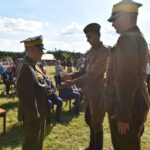 25.07.2020. Biały Ług. 100-lecie utworzenia 27. Pułku Ułanów im. Stefana Batorego. Na zdjęciu (po lewej): Waldemar Sielecki / Magdalena Galas-Klusek / Radio Kielce