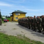 18.07.2020. Ostrowiec Świętokrzyski. Szkolenie żołnierzy WOT na zaporze na rzece Kamiennej / Emilia Sitarska / Radio Kielce