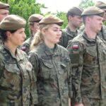 18.07.2020. Ostrowiec Świętokrzyski. Szkolenie żołnierzy WOT na zaporze na rzece Kamiennej / Emilia Sitarska / Radio Kielce