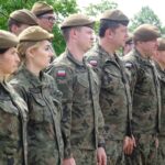 18.07.2020. Ostrowiec Świętokrzyski. Szkolenie żołnierzy WOT na zaporze na rzece Kamiennej / Emilia Sitarska / Radio Kielce