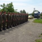 18.07.2020. Ostrowiec Świętokrzyski. Szkolenie żołnierzy WOT na zaporze na rzece Kamiennej / Emilia Sitarska / Radio Kielce