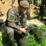 18.07.2020. Ostrowiec Świętokrzyski. Szkolenie żołnierzy WOT na zaporze na rzece Kamiennej / Emilia Sitarska / Radio Kielce